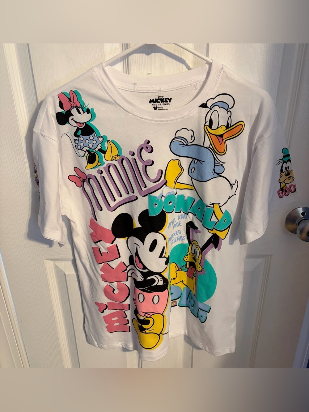 Disney Mickey Mouse & Friends Tee, Women’s Size Medium New